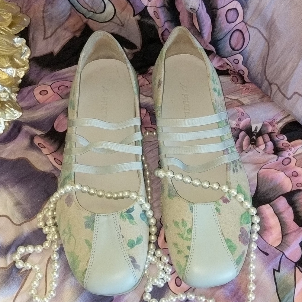 Aqua Leather Pratik Flats.